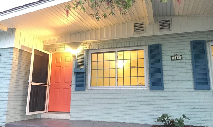 Sea Park Homes House | Spacious & Sunny, Beach Cottage - Walk to Beach