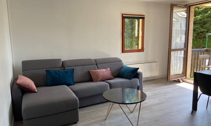 Touques Apartment | Spacious T3 with balcony - close to town center