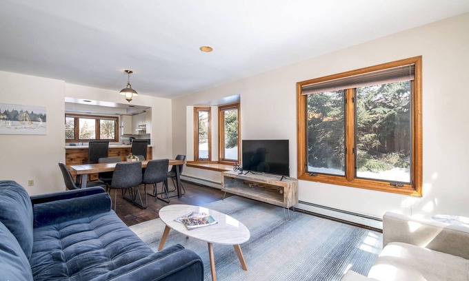 Steamboat Springs House | Spacious TH/Walk to Town/Near Bus in Quiet Area+ Garage-Grill-W/D-Pets OK-Rent as 5bd/4ba w/other TH