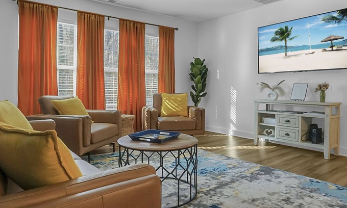 North Charleston House | Spacious townhome w/Gameroom in North Charleston, SC!