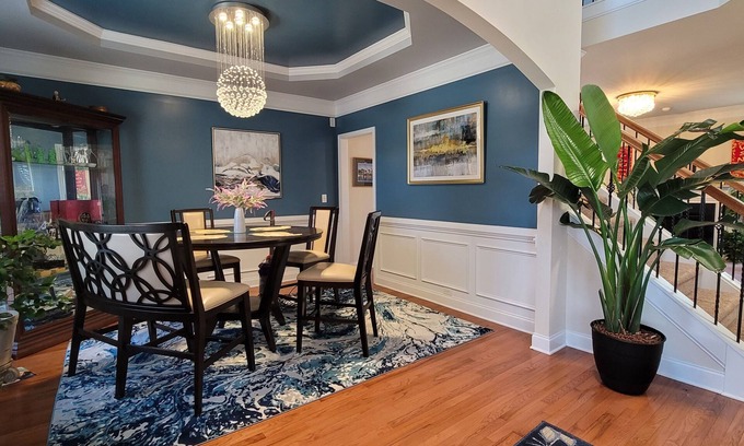 Five Forks House | Spacious & Tranquil 6 bedrooms/4 bathrooms in Simpsonville