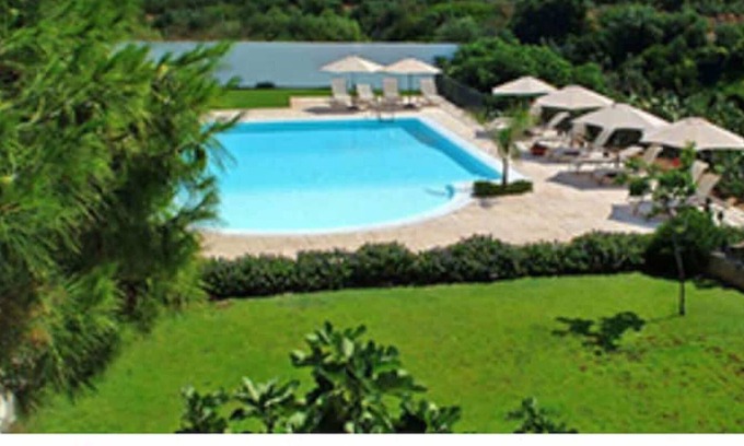 Rosa Marina Bed & Breakfast | Spacious triple room in ancient Masseria near the sea in a quiet olive trees.