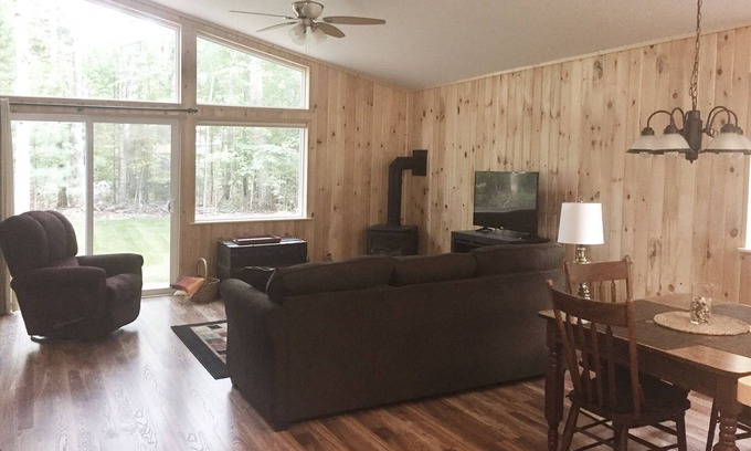 Interlochen House | Spacious Up North Cottage Nested in the Tall Timbers
