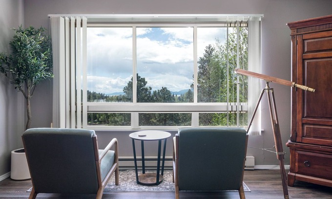 Bigfork Condo | Spacious, updated condo w/private balcony, A/C & lots of light - Marina Cay Retreat Flathead Lake