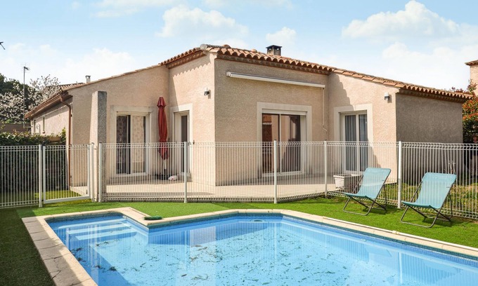 Castries House | Spacious vacation home for the whole family with pet in the south of France.