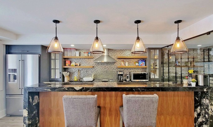 Vaughan House | Spacious Vaughan Unit, Steps to Park