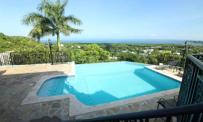 Sosua Abajo Villa | Spacious villa in charming Sosúa with WiFi, AC for ultimate relaxation