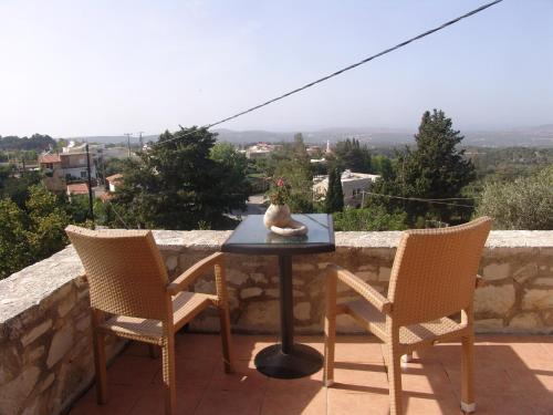 Margarites Villa | Spacious Villa in Margarites with Private Garden