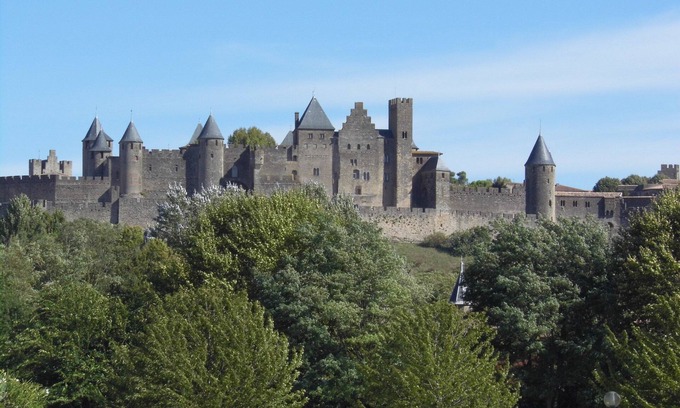 Hounoux Villa | Spacious Villa Near Carcassonne With Large Gardens, Heated Pool, Fabulous View