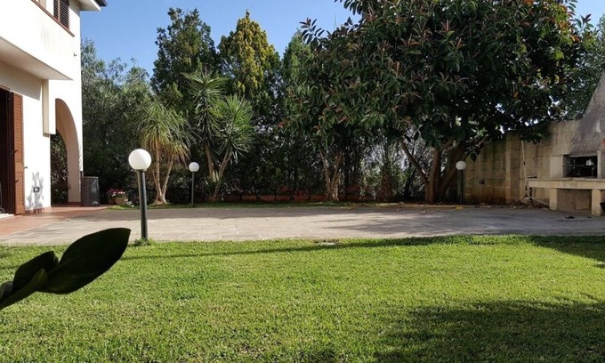 Martano Villa | Spacious Villa "Travellito" with Wi-Fi, Garden & Terrace