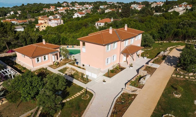 Veli Losinj Villa | Spacious Villa with swimming pool