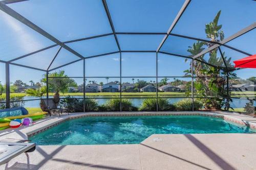 Lake Berkley House | Spacious Water View with Pool Disney Area-No Carpet