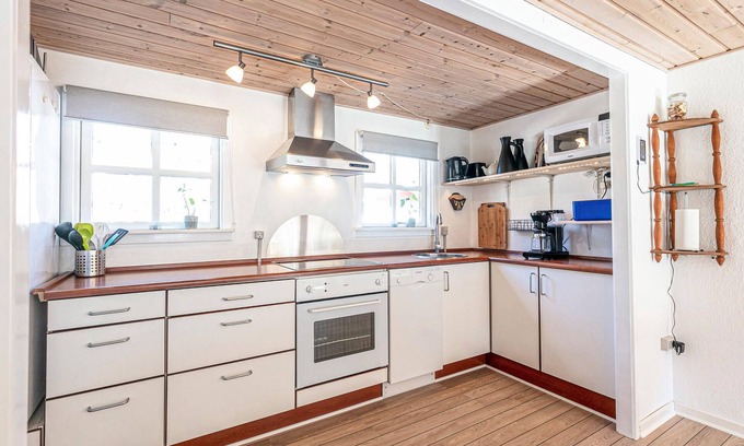 Ronne House | Spacious, well-equipped vacation home with a beautiful, enclosed garden.