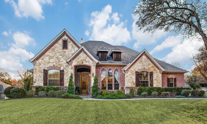 Lakeside House | Spacious yet cozy retreat home for leisure and or business travelers