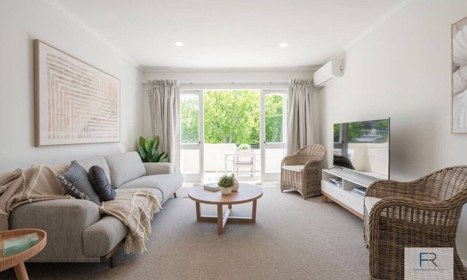 St. Heliers House | Spanish Charm: Stylish 3BR Steps from the Beach
