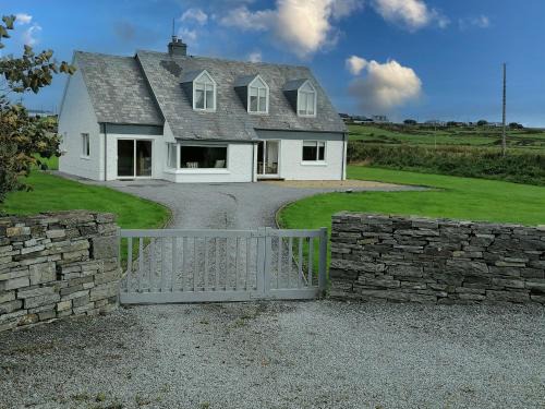 Breaffy South House | Spanish Point El Martins Holiday Home by Trident Holiday Homes
