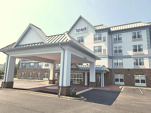 California Hotel | Spark by Hilton California Lexington Park