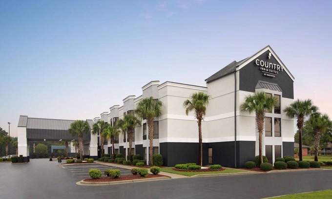 Florence Hotel | Spark by Hilton Florence North I-95, SC