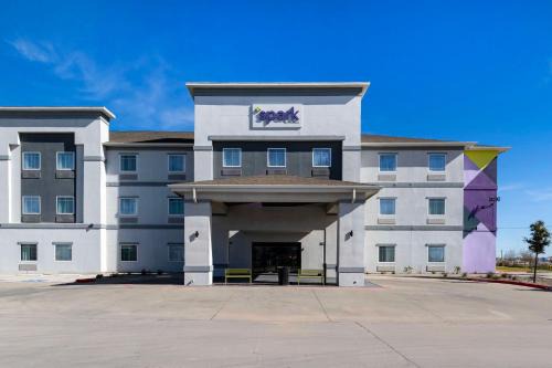 Midland Hotel | Spark by Hilton Midland South