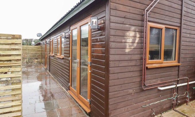 Icklesham Cottage | SPARROWS DEN LODGE, country holiday cottage in Winchelsea Beach