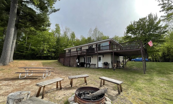 Wetmore House | Spectacular Fall Color Views! Swimming, Fishing, boat, canoe, kayaks!