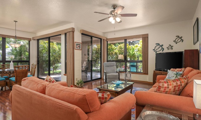 Waikoloa Condo | SPECTACULAR ! Ground Floor Condo Sleeps 5 Golf ,Tennis ,.Gym Pool, Jacuzzi
