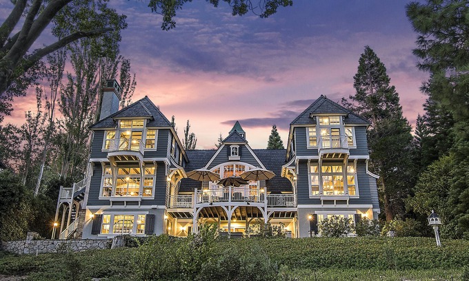 Lake Arrowhead House | Spectacular Lake Front Retreat