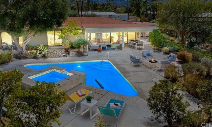 Palm Desert House | Spectacular Mid Mod with Unbelievable Yard!!!