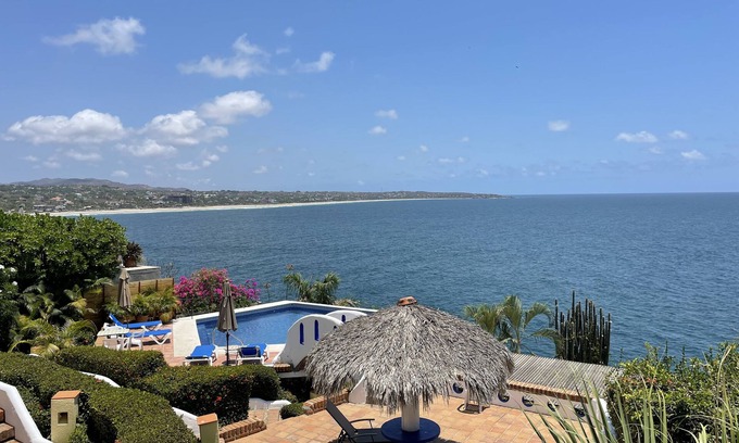 Hidalgo Condo | Spectacular Ocean Views! Walk to beaches, restaurants & shops!