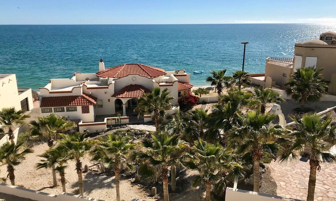 Las Conchas House | Spectacular Ocean Front Home meta name='google-translate-customization
