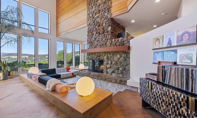 Santa Rosa House | Spectacular & Secluded Wine Country Estate