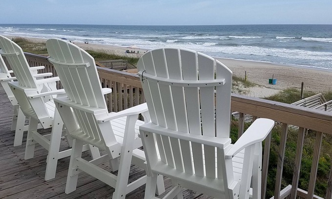 Emerald Isle House | Spectacular Views! OCEANFRONT 8 BR, 4 BA Duplex