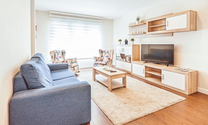 Manon Apartment | Spend relaxing vacations in Viveiro ? a short walk from the beach.