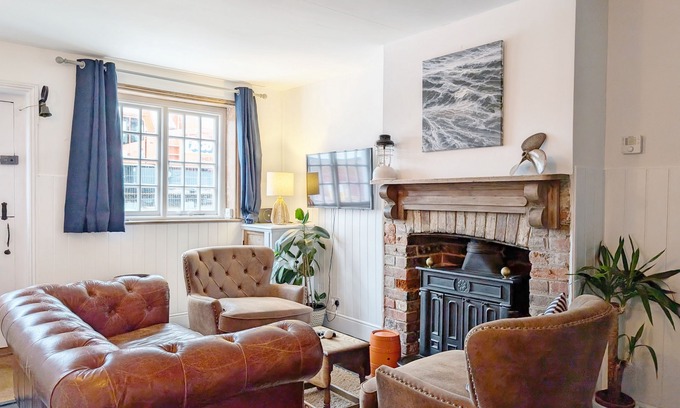 Arundel Cottage | Spindrift - Arundel - Traditional cottage sleeps 4 guests in 2 bedrooms