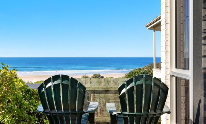 Yamba Apartment | Spindrift Lowerdeck BEACH FRONT location! Wifi+