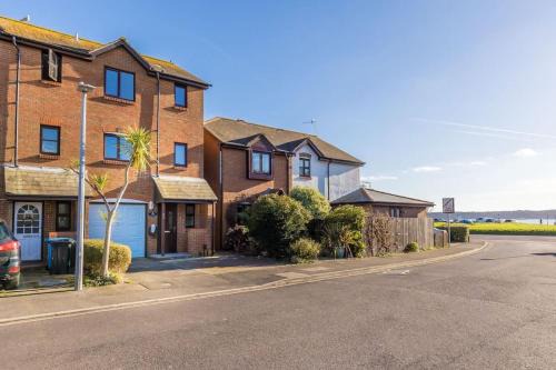 Poole House | Spinnaker House-with Tesla Electric Charging Point