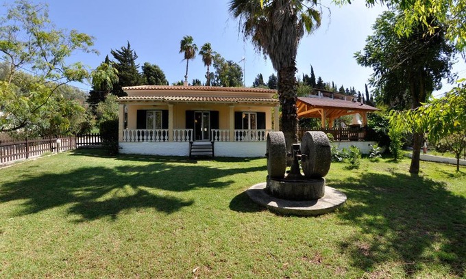 Agios Georgios Pagon Apartment | SPITI MAGDALINI