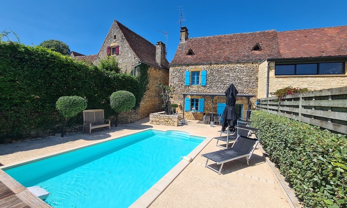 Domme House | Splendid stone house private swimming pool, garden in the center of Domme