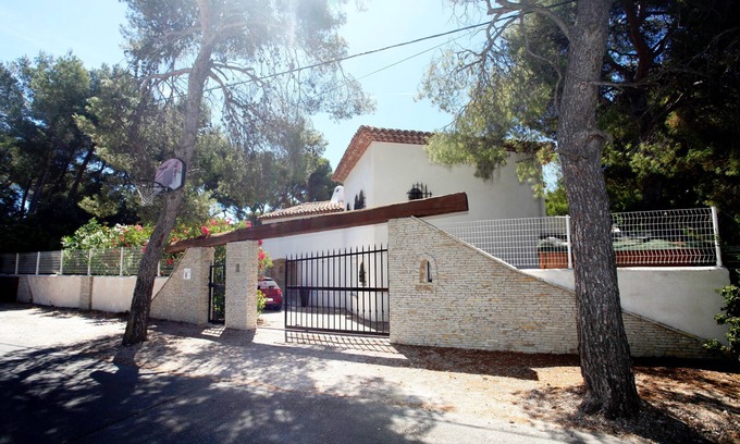 Sausset-les-Pins Villa | Splendid Vacation Villa on the shores of the Mediterranean.