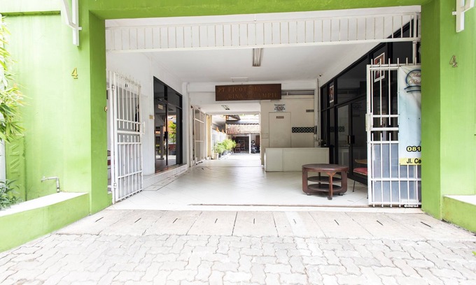 Jaka Sampurna Hotel | SPOT ON 3961 Fico's Residence Syariah