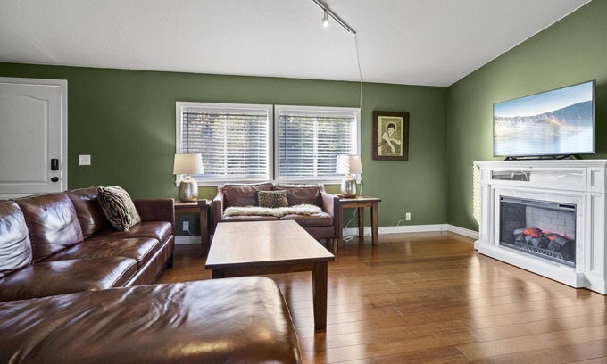 Ashland House | Spotless, Cozy, Dog Friendly, Family Home