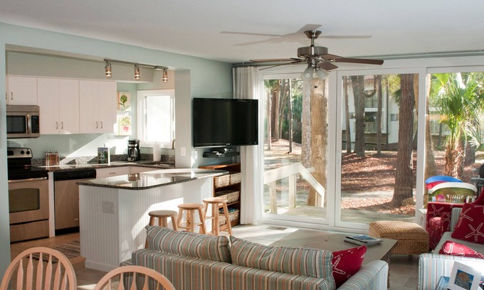 Hilton Head Island Villa | Spring and Summer are on the way! Beautiful 3BR 2BR Villa, Keyless, WiFi