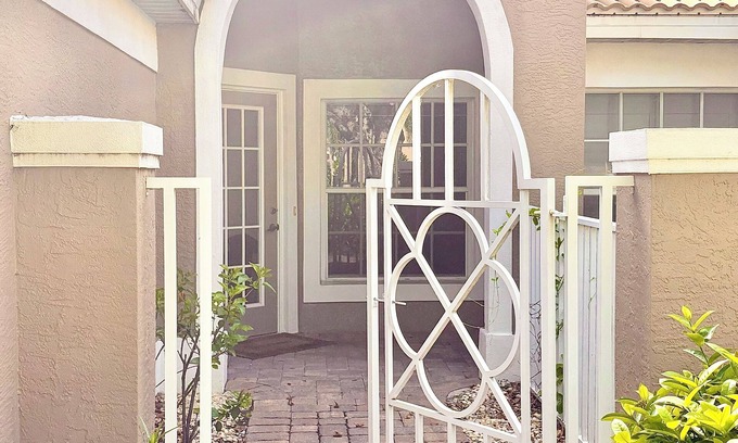 Bonita Springs Villa | Spring Run Golf Club Villa 3BR 2BA w/pool on 1st hole has golf club amenities