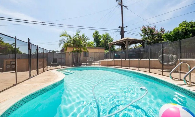 Spring Valley House | Spring valley pool housen