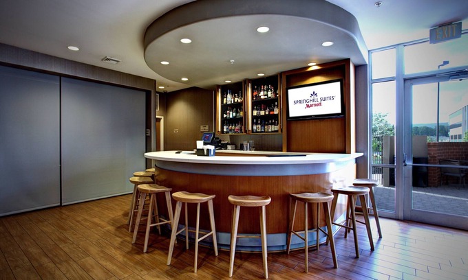 Harrisburg Hotel | SpringHill Suites by Marriott Harrisburg Hershey