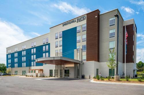 Charlotte Hotel | SpringHill Suites by Marriott Charlotte Airport Lake Pointe