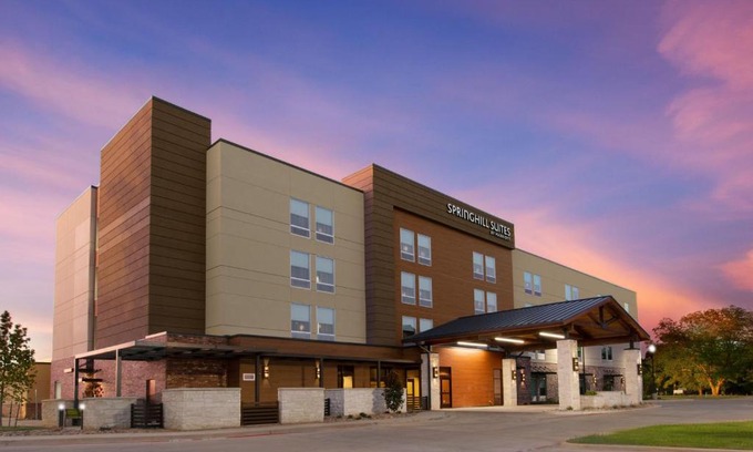 Lindale Hotel | SpringHill Suites by Marriott Lindale Tyler