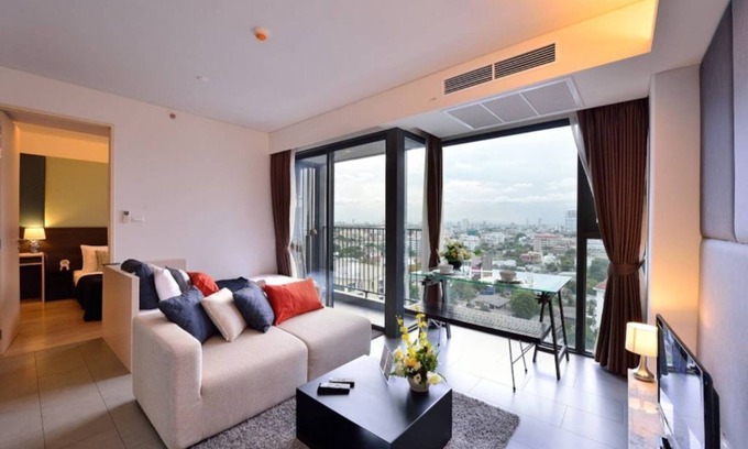 Samsen Nai Condo | [SR 2.2] 2BR FUTURISTIC @ BTS, Bangkok