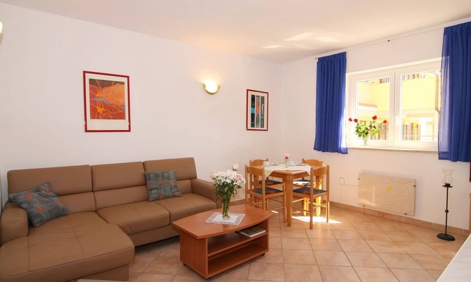 Brulo Apartment | St. Barbara - pleasant apartment in good social situation of Porec