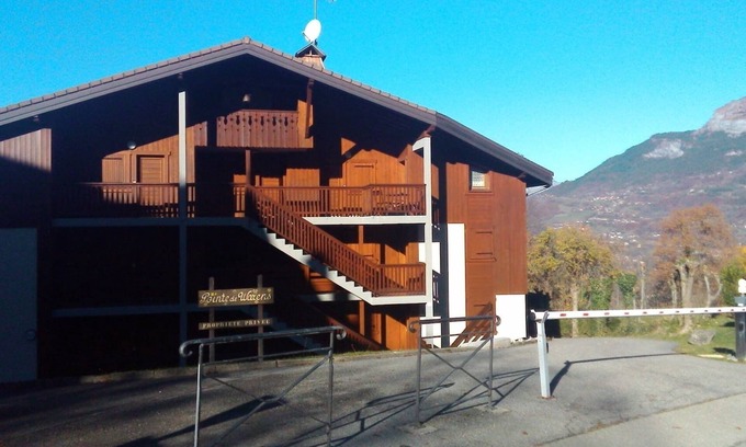 Saint-Gervais-les-Bains Apartment | St Gervais, Home With A View Dble Bedroom Child Bed Pkg Central quiet venue